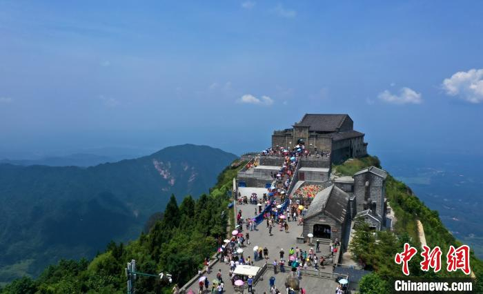     图为南岳衡山景区。　肖亚辉　摄