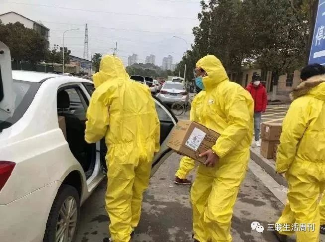 滴滴车队不仅解决出行难题，同时承担运送物资的任务