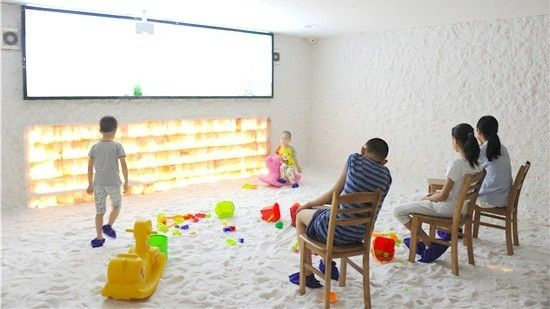 （图为哈尔滨儿童医院盐疗室）