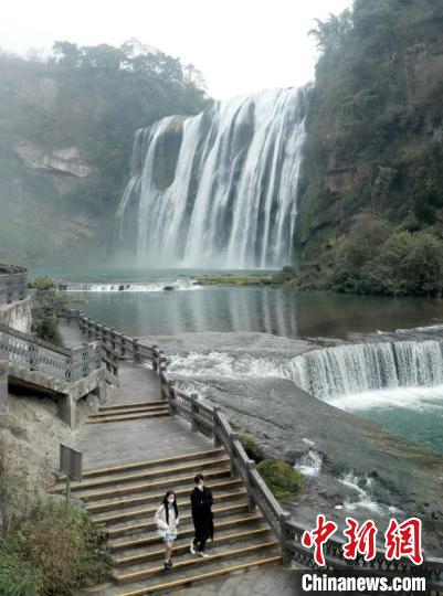 首日开放的黄果树大瀑布风景 杨茜 摄