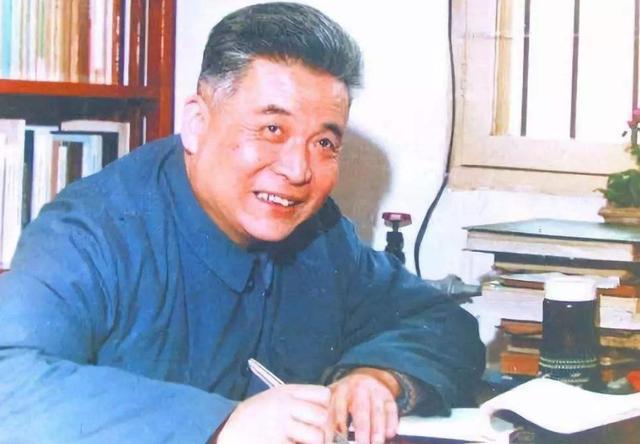 中国英雄邓稼先：因研究核武器而患癌，离逝前还放心不下祖国