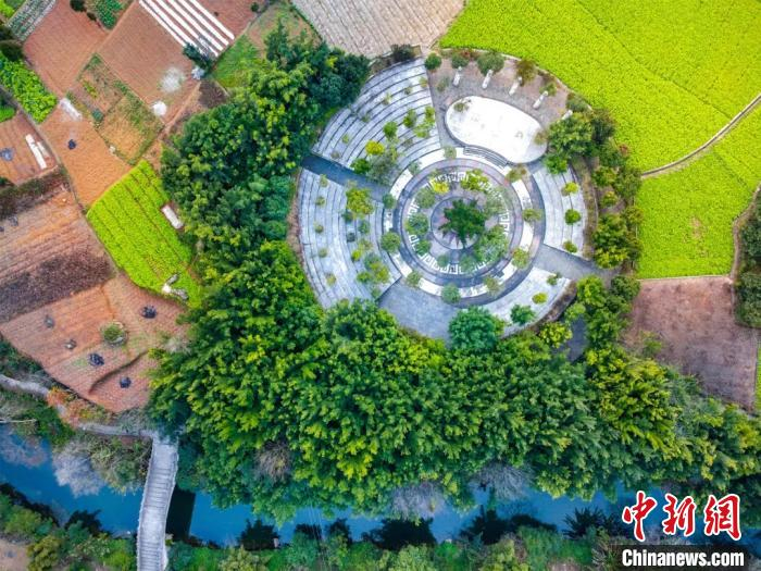 图为黔西南州兴义市万峰林景区八卦田。黔西南州委宣传部供图