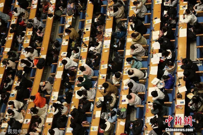 　　资料图：学生正在自习郑涛 摄