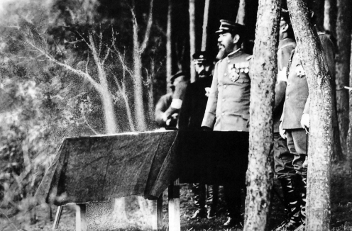 明治天皇观摩军演