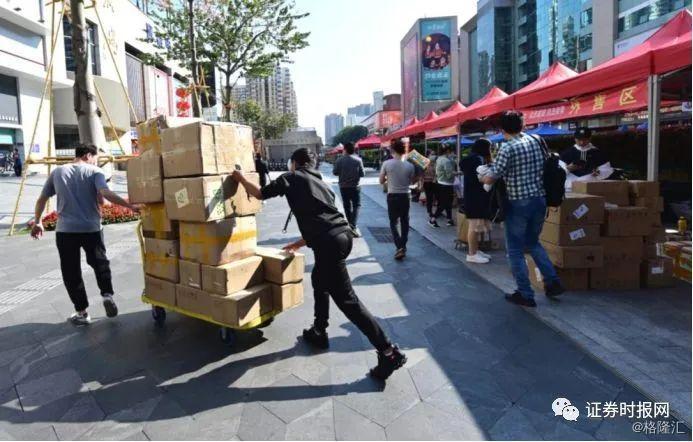 实探深圳华强北：小巷道里交易场面热闹，能忙的已经忙起来了