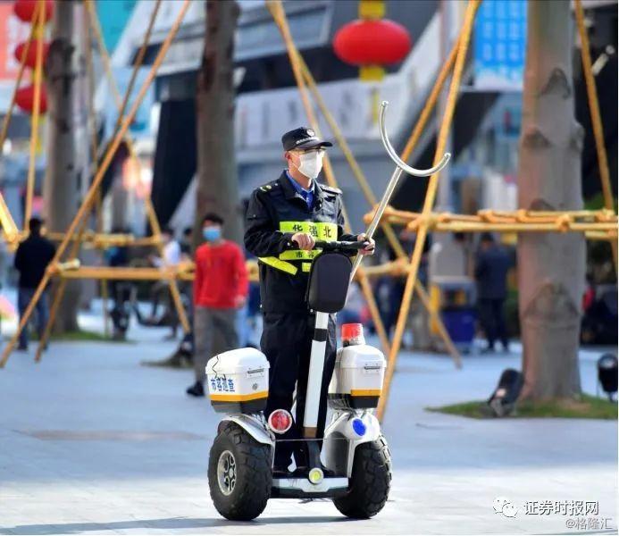 实探深圳华强北：小巷道里交易场面热闹，能忙的已经忙起来了