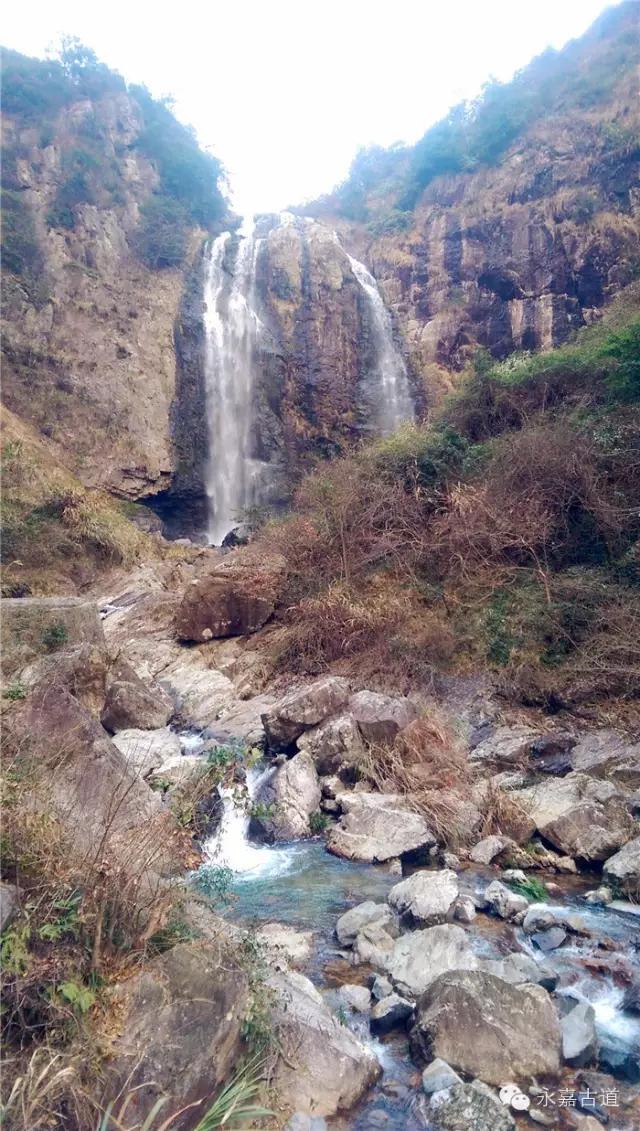 温州吊坦漈古道，瀑飞水奔，奇石林立，箬叶招人，风景奇美