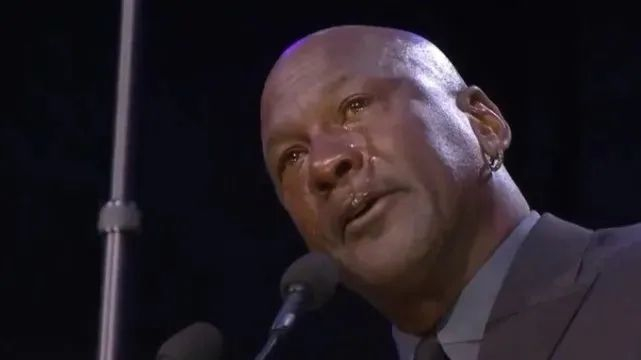 乔丹泪洒当场 图片来源：视频截图