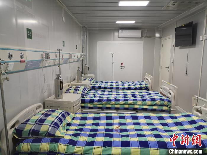 图为广西壮族自治区龙潭医院临时全负压病房项目病房。　林馨 摄