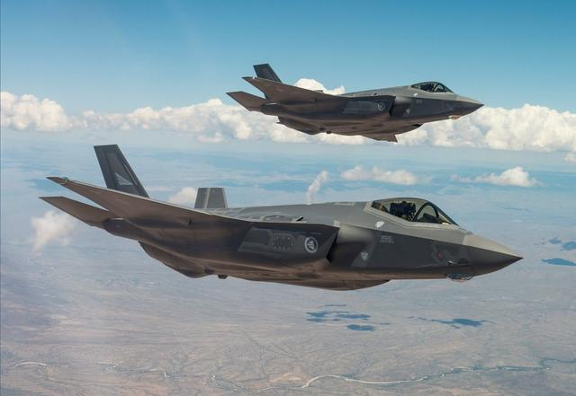 ▲挪威皇家空军接收的首批F-35战斗机