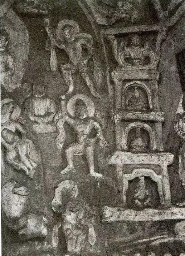 云冈石窟第12窟前室门楣民俗舞石雕（“登弓步”舞姿）