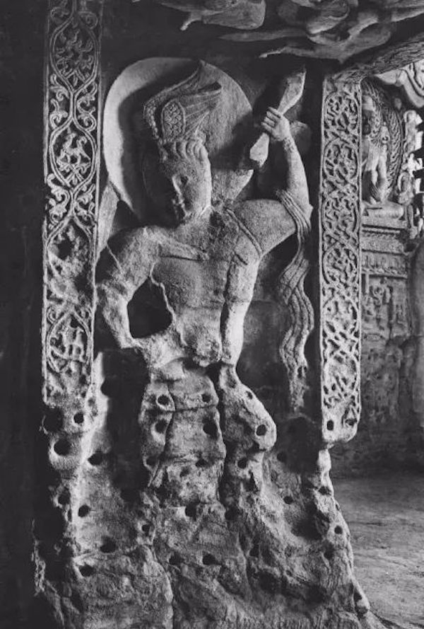 云冈石窟中的力士像