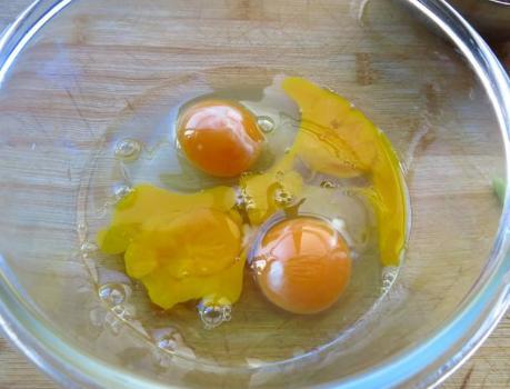 蒸鸡蛋羹时，别直接上锅蒸，用上3个窍门，鸡蛋羹嫩又滑如布丁