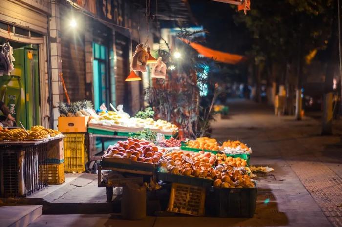 有多少路边小店，没挨过这个春天