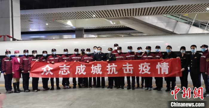 众志成城抗击疫情。　任丽娜 摄