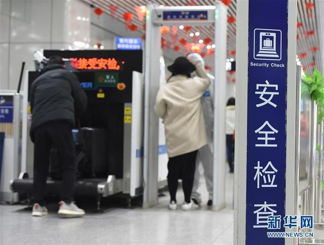 合肥：轨道交通18座站点暂时关闭