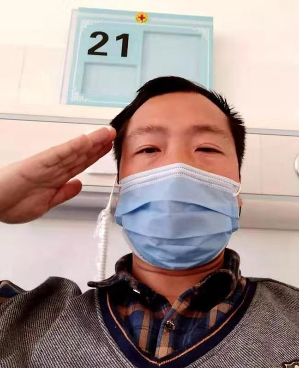 入院隔离期间的谭国华。丽江警方图