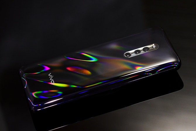 vivo x27 pro再次定义了真全面屏,被称为"塔罗屏"