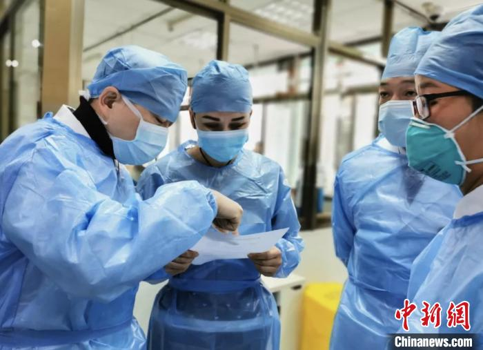 台州市劳模、临海市疾控中心副主任叶小红在抗疫前线 浙江省总工会供图