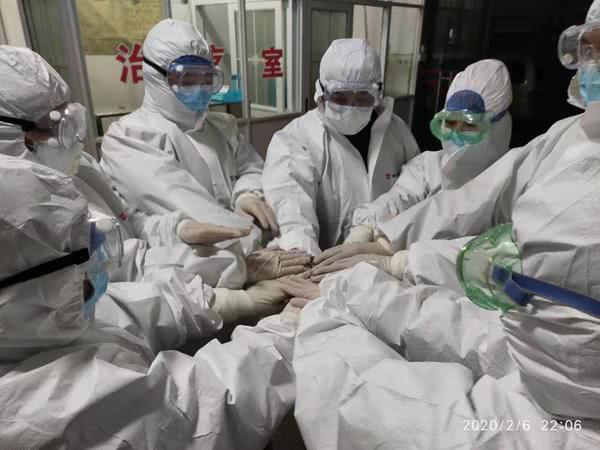 信阳一医院院长感染新冠肺炎，全院医护人员被隔离，救援队紧急接管该院