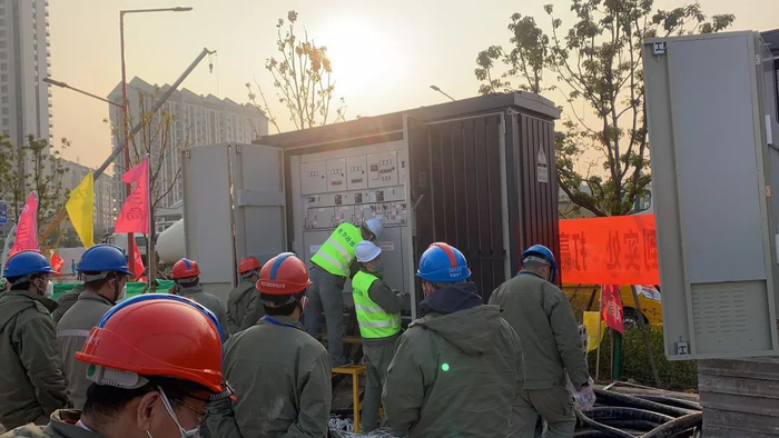 西门子环网柜在雷神山医院工程现场安装调试中