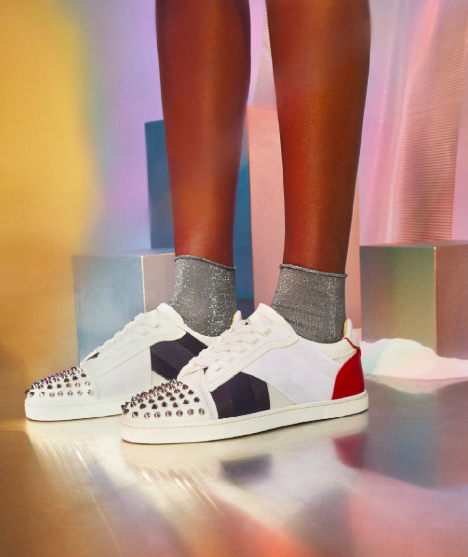 图片来源/Christian Louboutin官方微博截图。