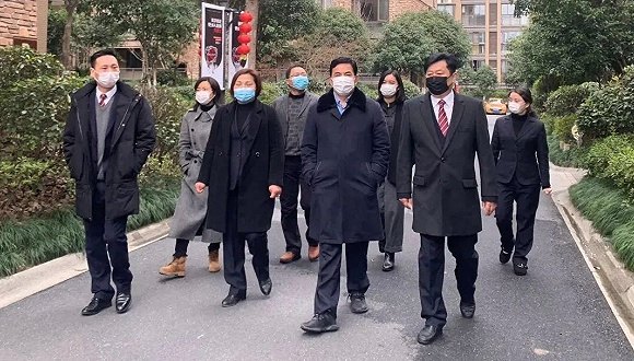 右二为佳源国际主席沈天晴