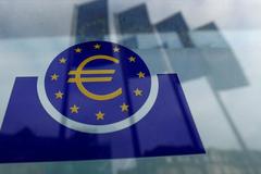 欧洲央行意外维持利率不变，但承诺推出新一轮量化宽松