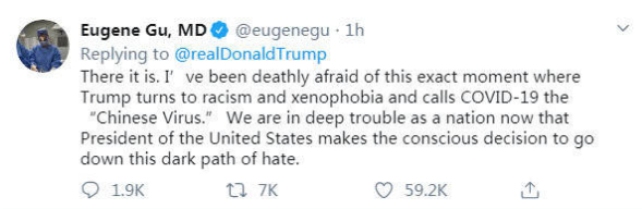 △网友MD：果然如此。我一直最害怕的时刻到来了，特朗普转向种族主义和排外，并称为“中国病毒”。作为一个国家，我们已深深陷入麻烦中，美国总统意识地做出了走向深渊的决定。