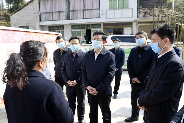 夏红民在石阡县花桥镇长安营村调研巡察到村工作