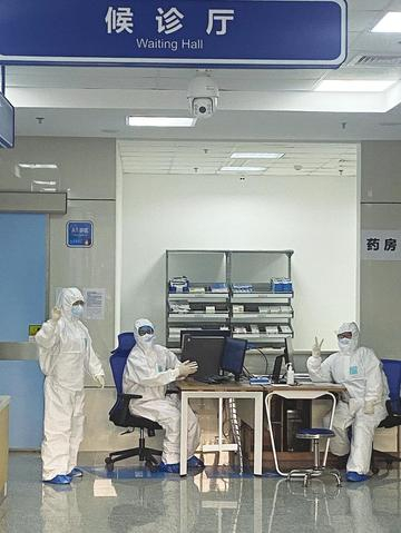 厦门大学翔安医院医生在抗疫一线