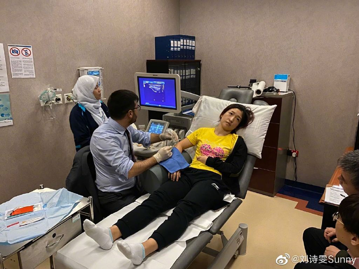  刘诗雯的右肘此前打了封闭针。