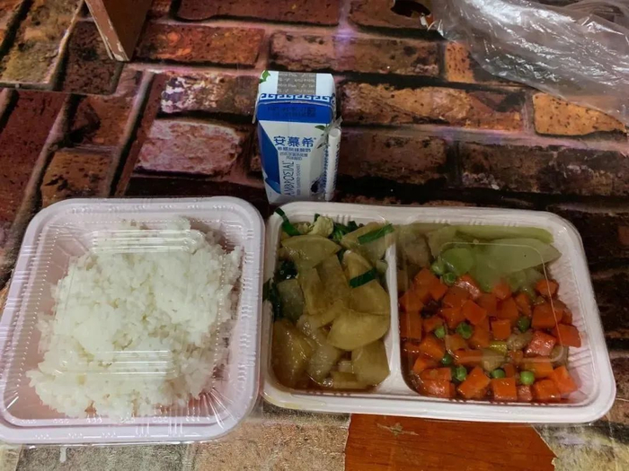 ·隔离点的伙食