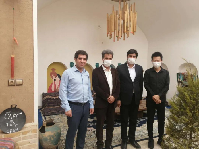 亚兹德旅游局慰问当地华人　小禹供图