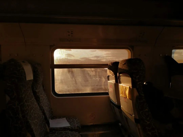 伊朗疫情暴发时空空如也的火车　小禹供图