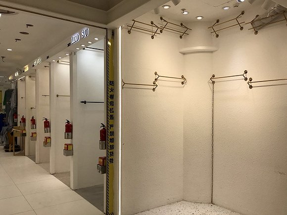 新中国大厦内部的“格子店”。图片来源：吴容