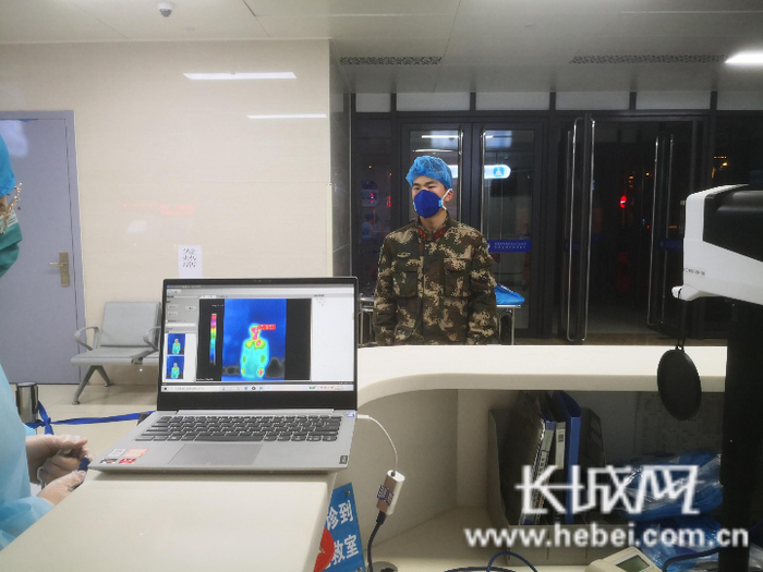 医院门诊、急诊安装红外线测温仪。