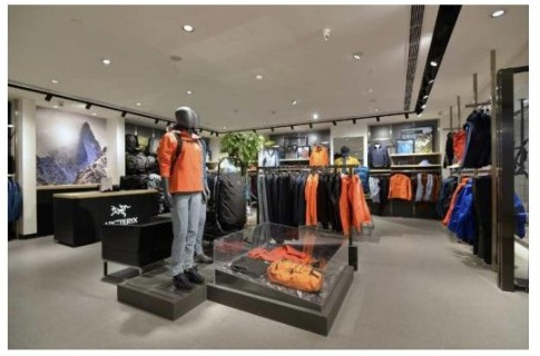 始祖鸟北京侨福芳草地自营门店2019年开业