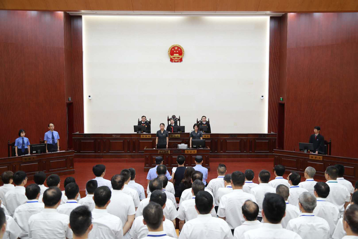 图为辛华受贿案一审庭审现场。（资料图片）