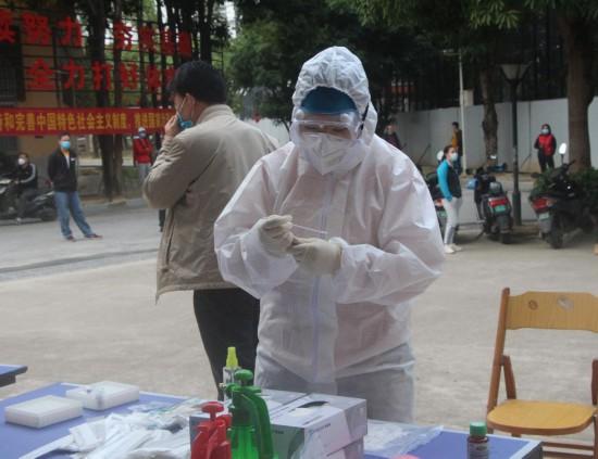 南宁青秀山训练基地组织开展新冠病毒核酸检验采样工作