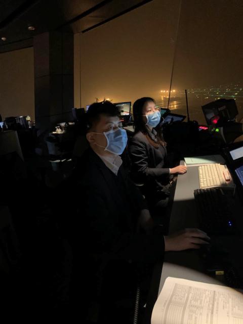 北京两机场遭遇四种特殊天气 华北空管护航抗疫航班大风中起飞