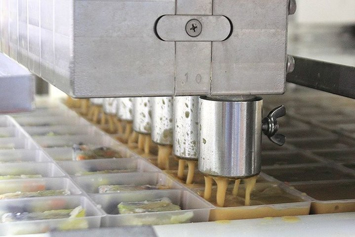  ▲ 防灾食品脱水前的冷冻程序。&nbsp;图片来自：nippon