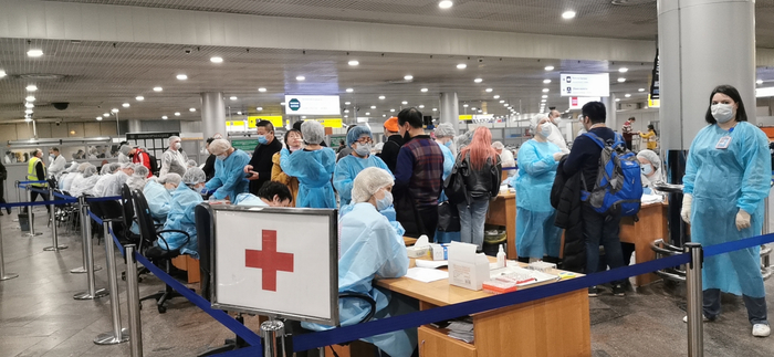 2月19日，思思抵达莫斯科