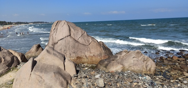 海岸神庙防波提外的孟加拉湾。