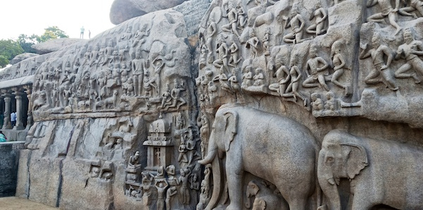 《恒河降凡》。