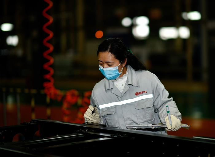 现场质量检查 刘鸿飞摄