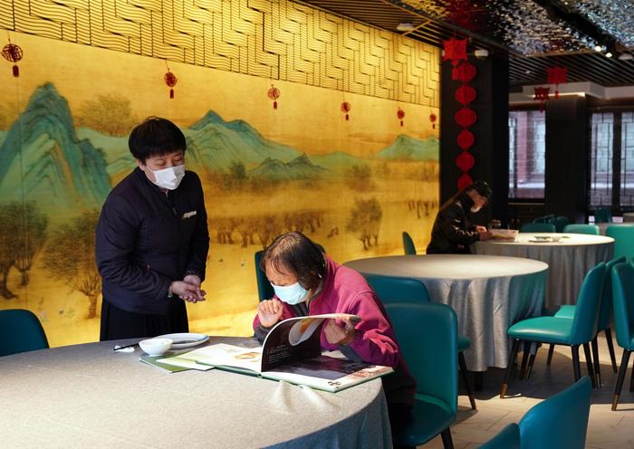 上海逐步“唤醒”美食地标 豫园绿波廊恢复堂食