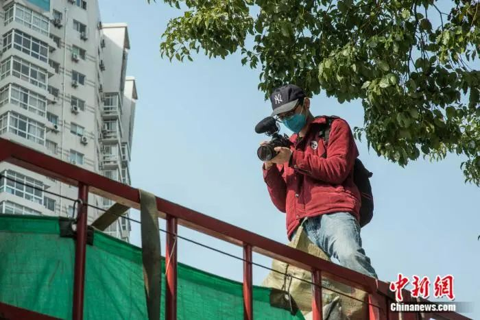 拍摄团队在工作。片方供图