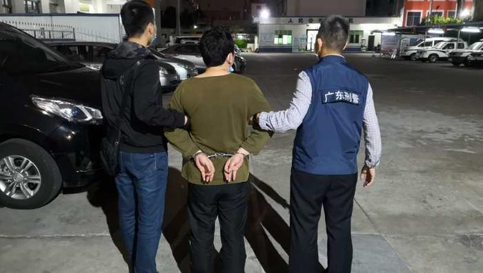 广东顺德侦破一起入室抢劫杀人案，嫌犯潜逃八年称在东莞打工