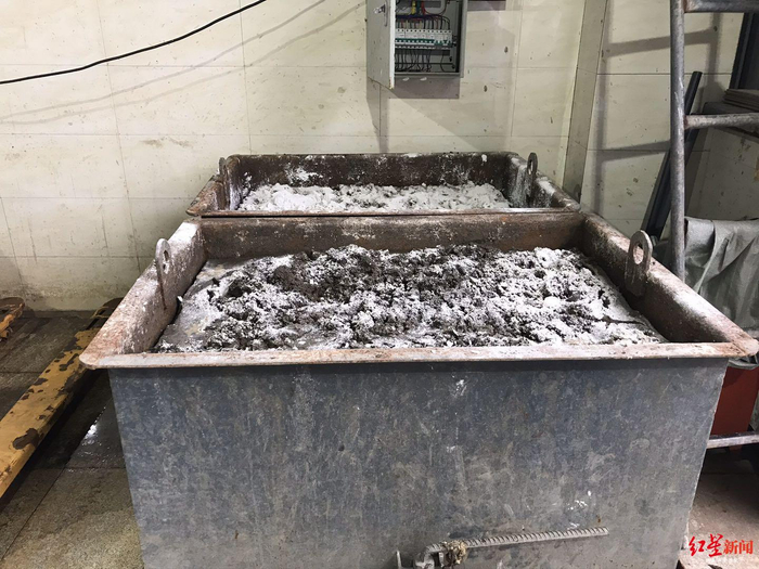 ▲污水站暂存的污泥